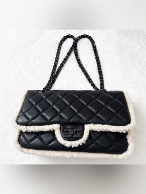 NWT GH Paris Quilted Bag Flap Shoulder Bag Faux Shearling Trim Chain Strap